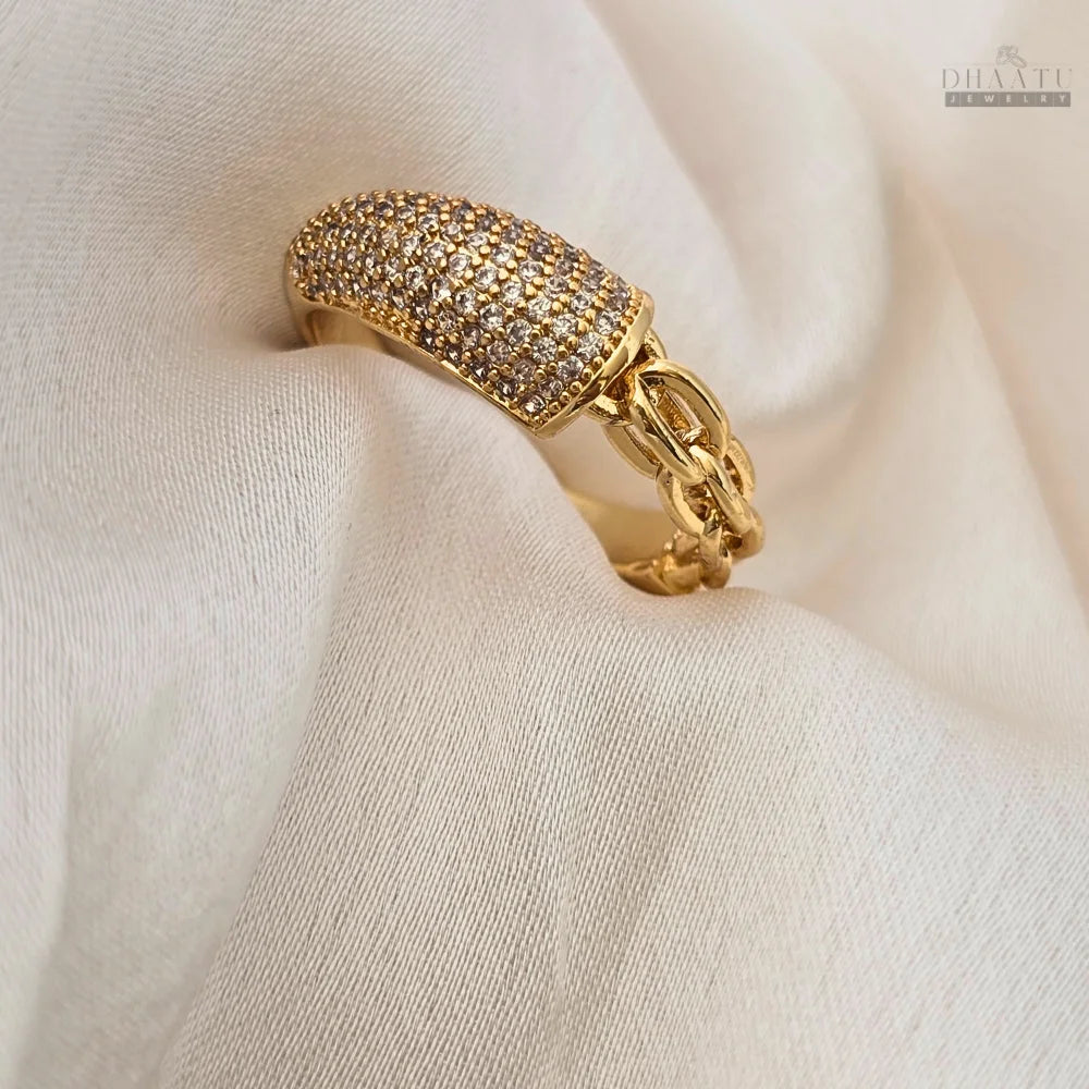 Dhaatu Pave Top Chain Link Ring