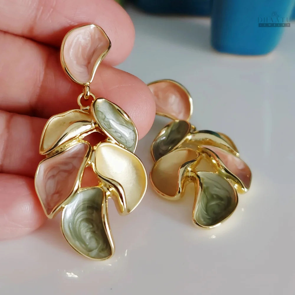 Modern Sculptural Leaf Dangle Earrings – Dhaatu Jewelry