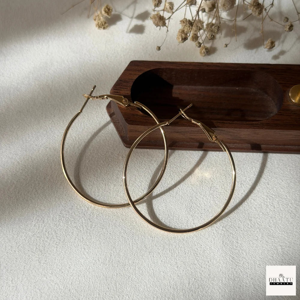 Chic Minimalist Anti-Tarnish Hoop Earrings - Gold & Silver Toned, Hypoallergenic & Nickel-Free