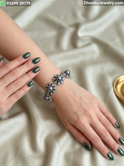 Grey Shell Pearl and Emerald Green Zirconia Floral Link Bracelet – 18cm to 21cm Adjustable, Silver-Tone Finish