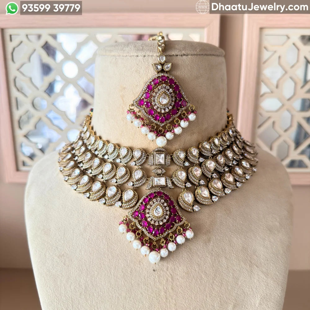 Magenta Kundan Bridal Choker Set in Mehendi Finish with Maang Tika