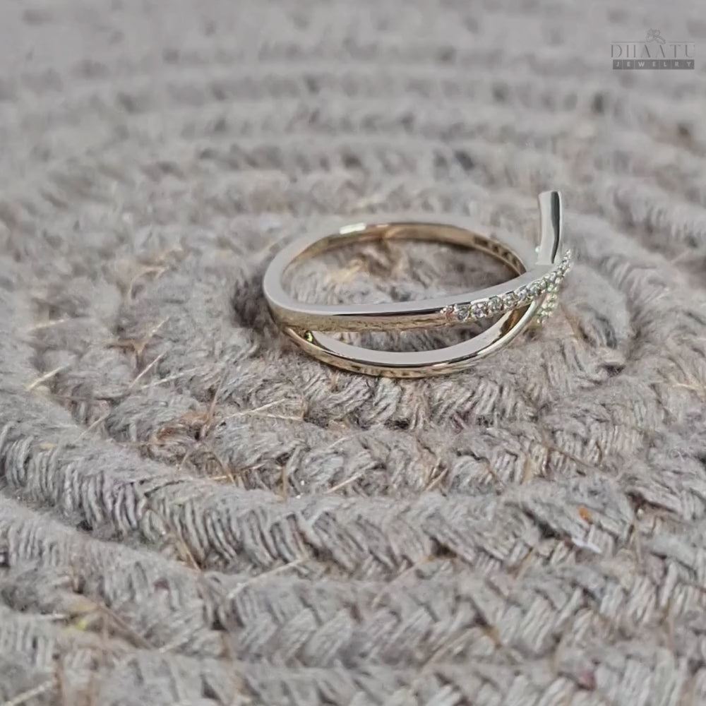 Load video: Dhaatu Crisscross Crystal Open Ring