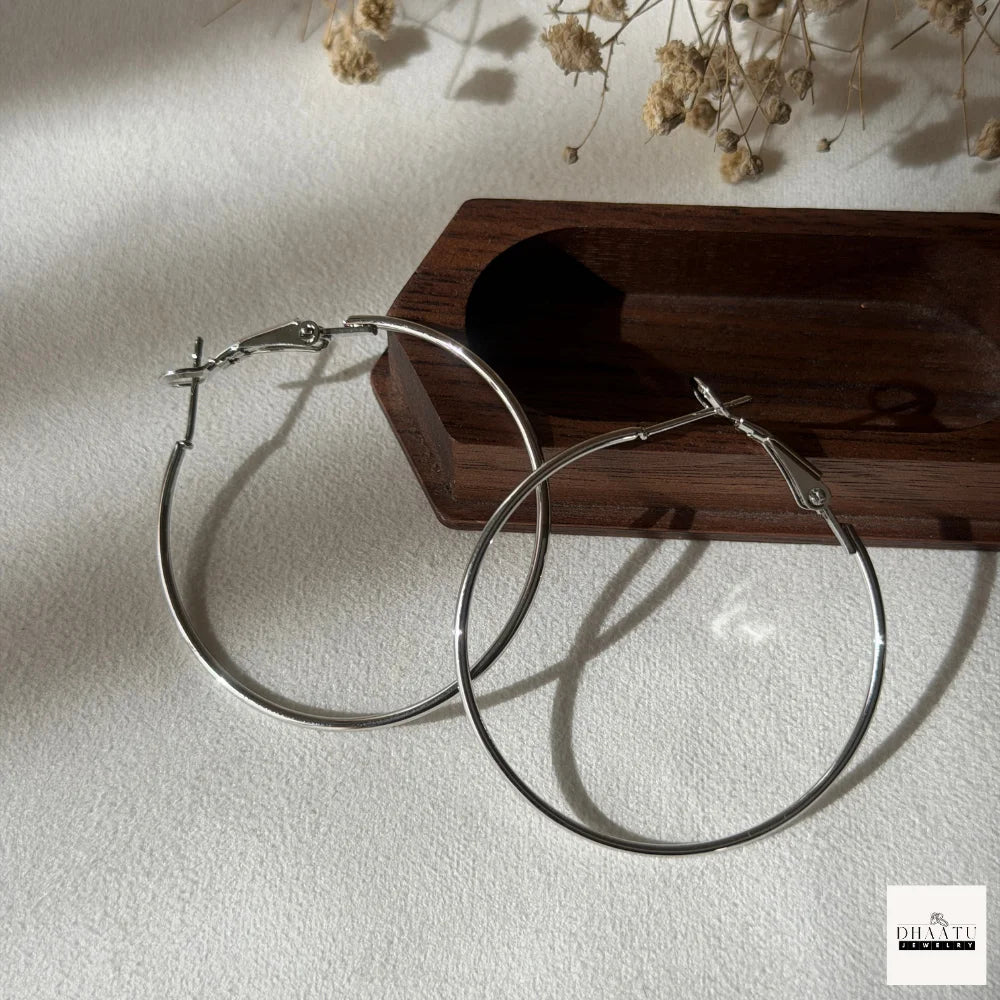 Chic Minimalist Anti-Tarnish Hoop Earrings - Gold & Silver Toned, Hypoallergenic & Nickel-Free