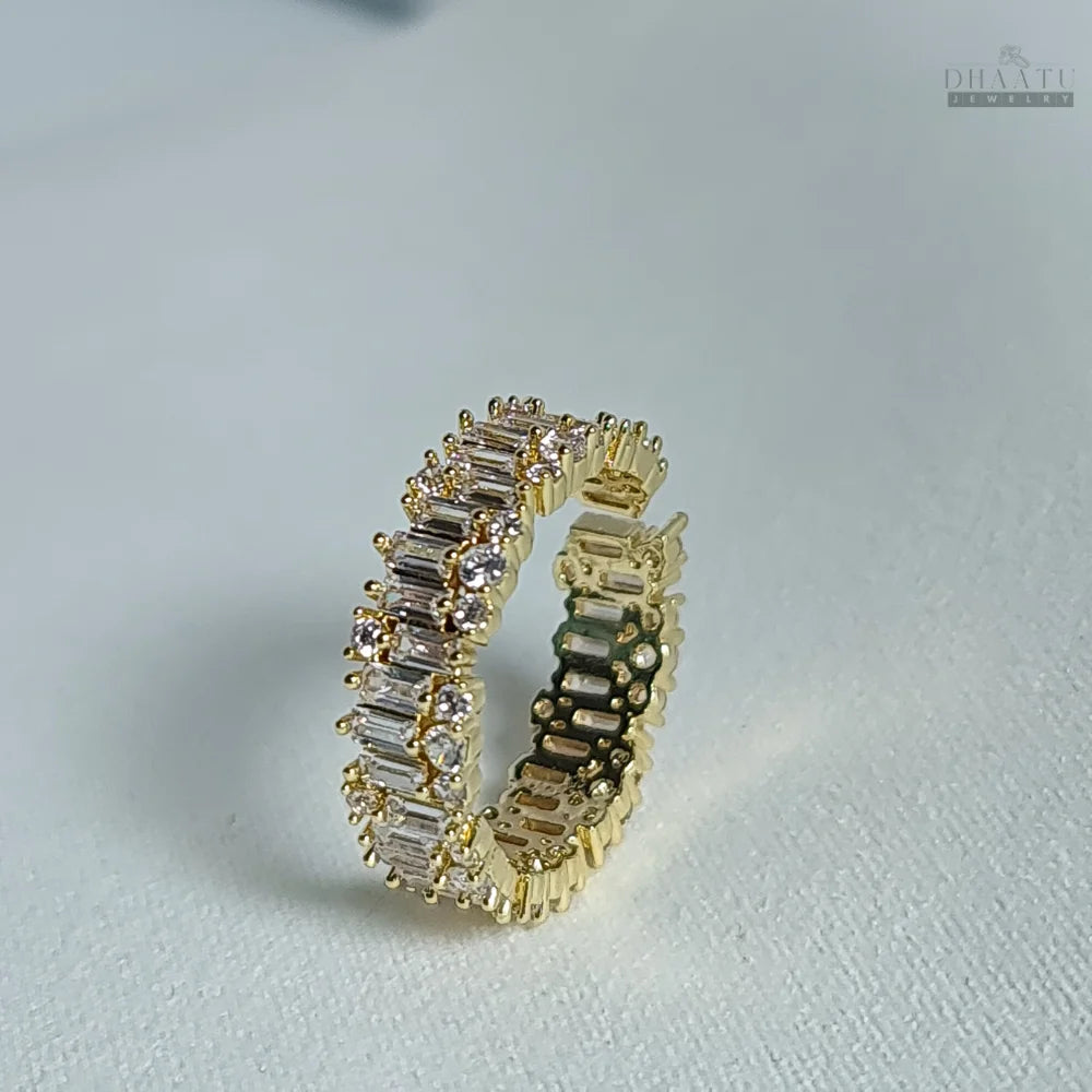 Dhaatu Stackable Baguette & Round Crystal Fashion Ring