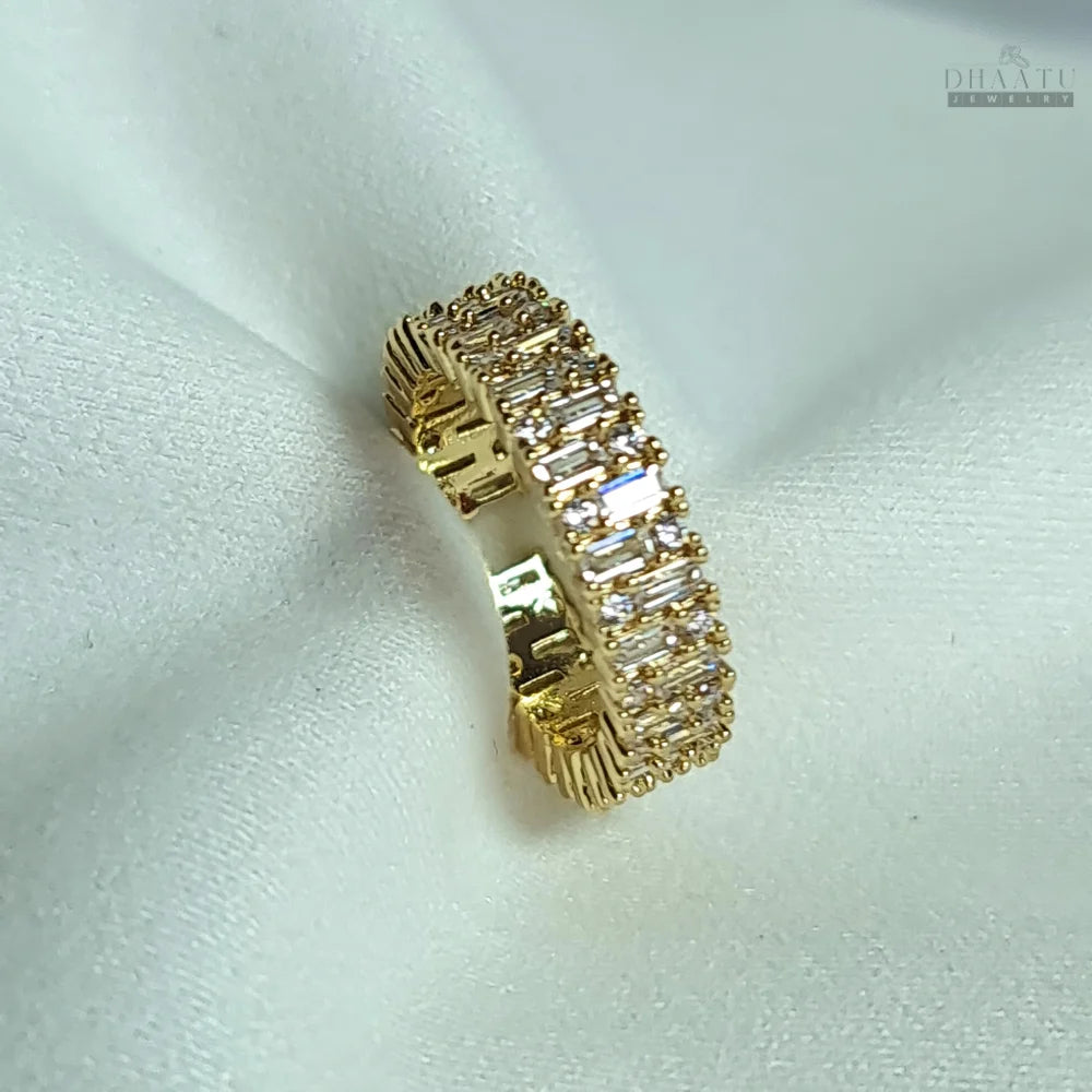 Dhaatu Stackable Baguette & Round Crystal Fashion Ring