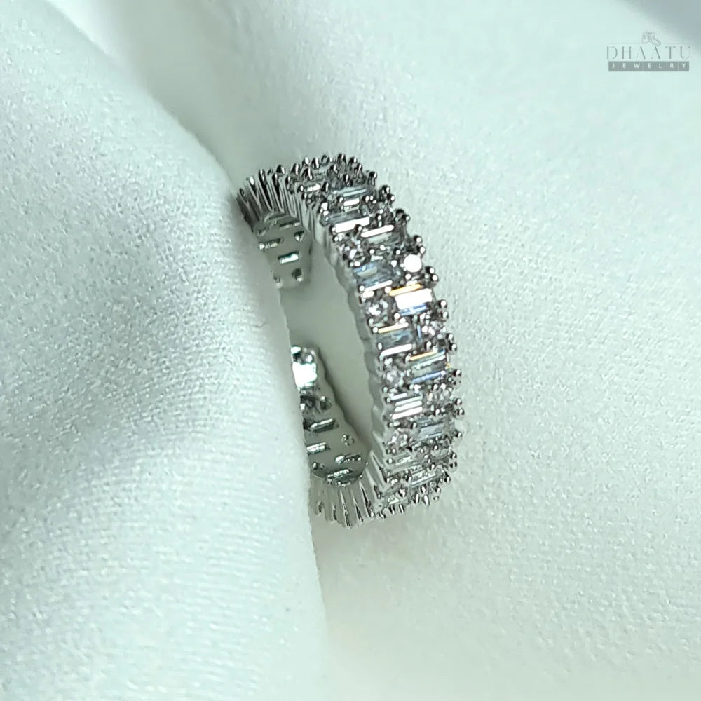 Dhaatu Stackable Baguette & Round Crystal Fashion Ring