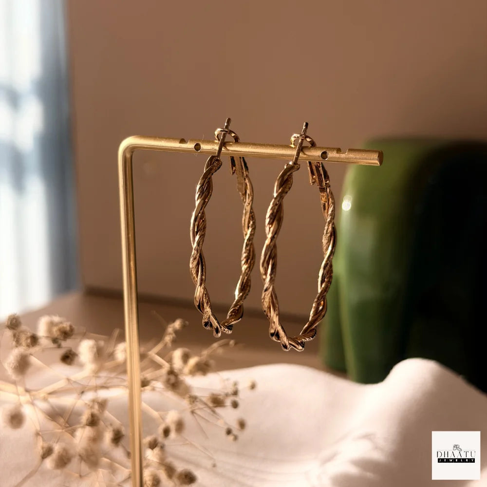 Chic Twisted Rope Hoop Earrings in Silver/Gold Finish – Modern & Versatile Statement Jewelry